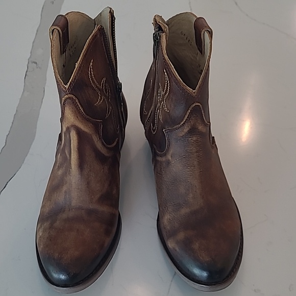 Circle G Genuine Leather Brown Western Ankle Boots size 8 - Picture 2 of 7